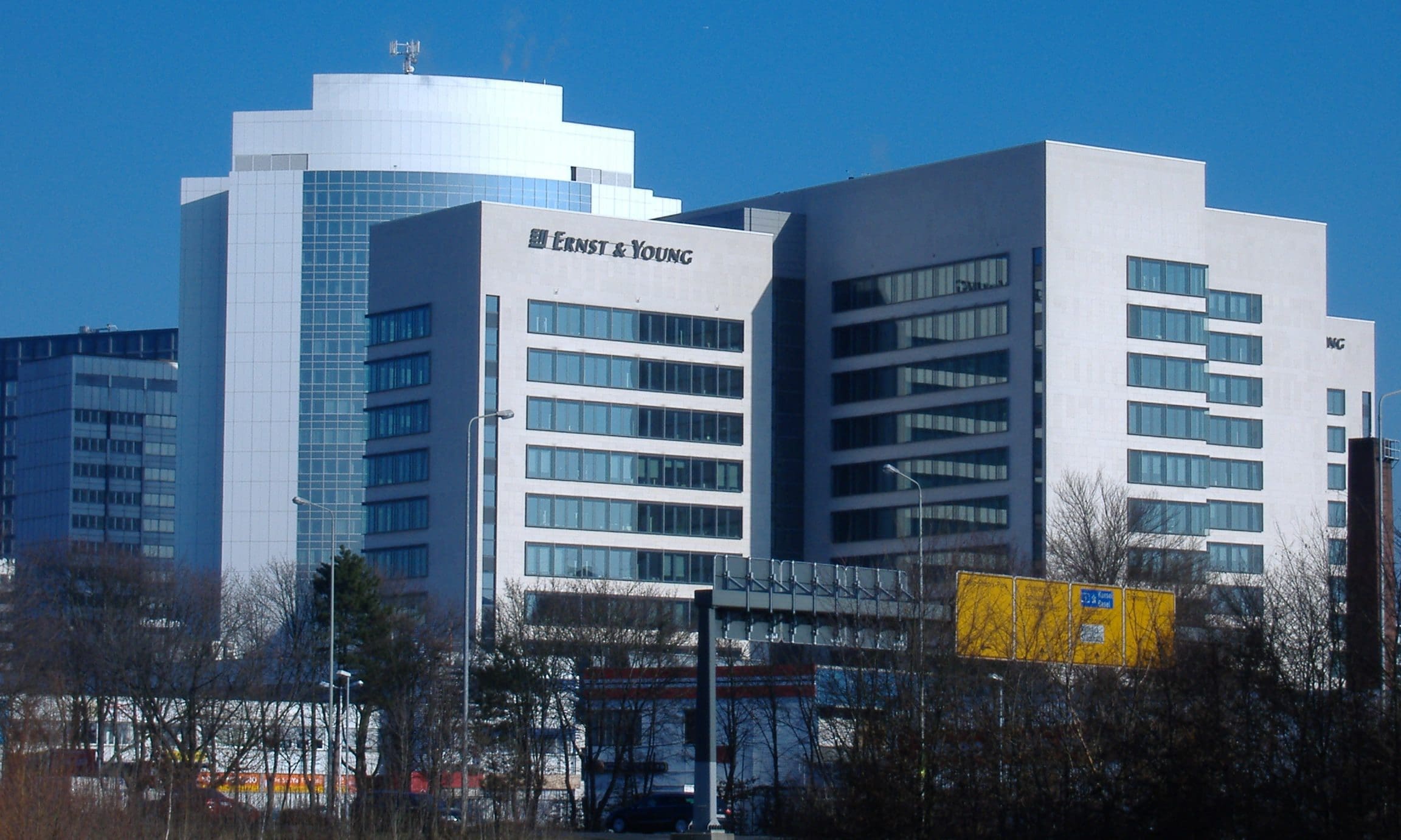 EY commits to net zero by FY25 and $10bn firm-wide investment