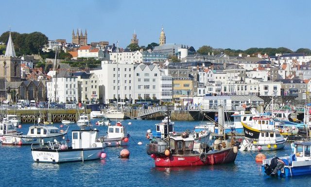 Leonard Curtis opens first offshore office in Guernsey