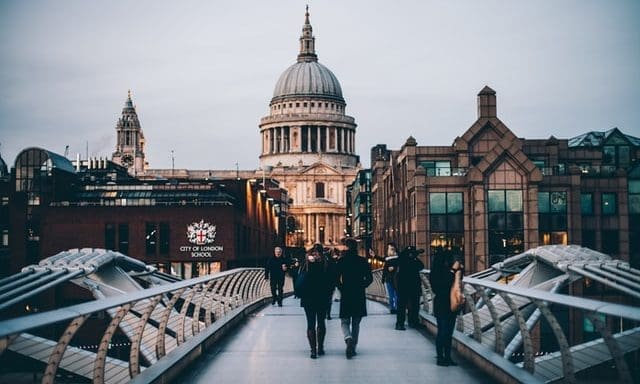 FCA bans three financial advisors from industry