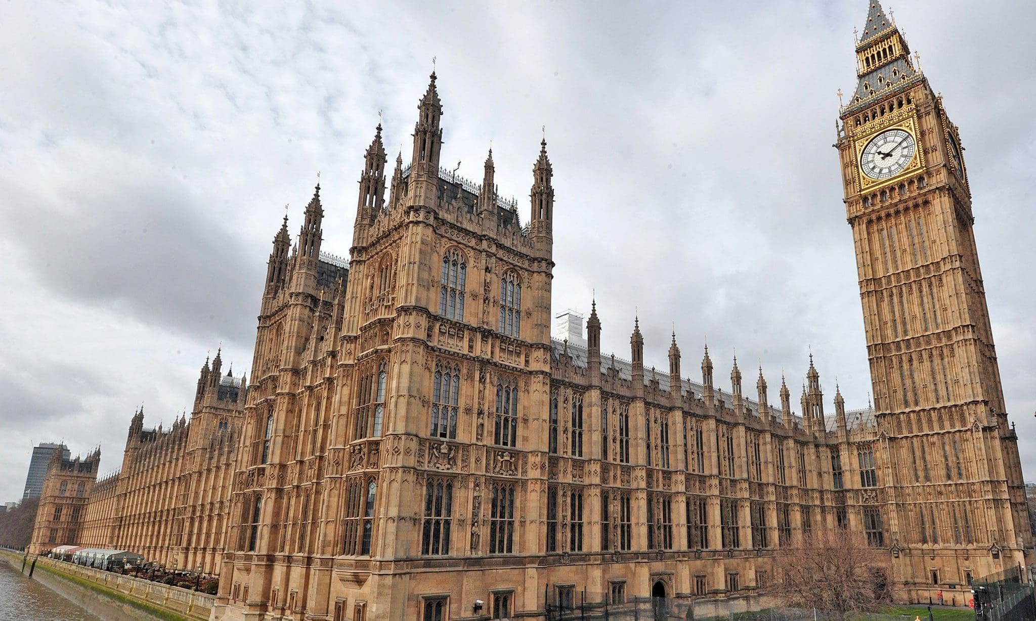 Lords urge chancellor to show how finance sector will support growth