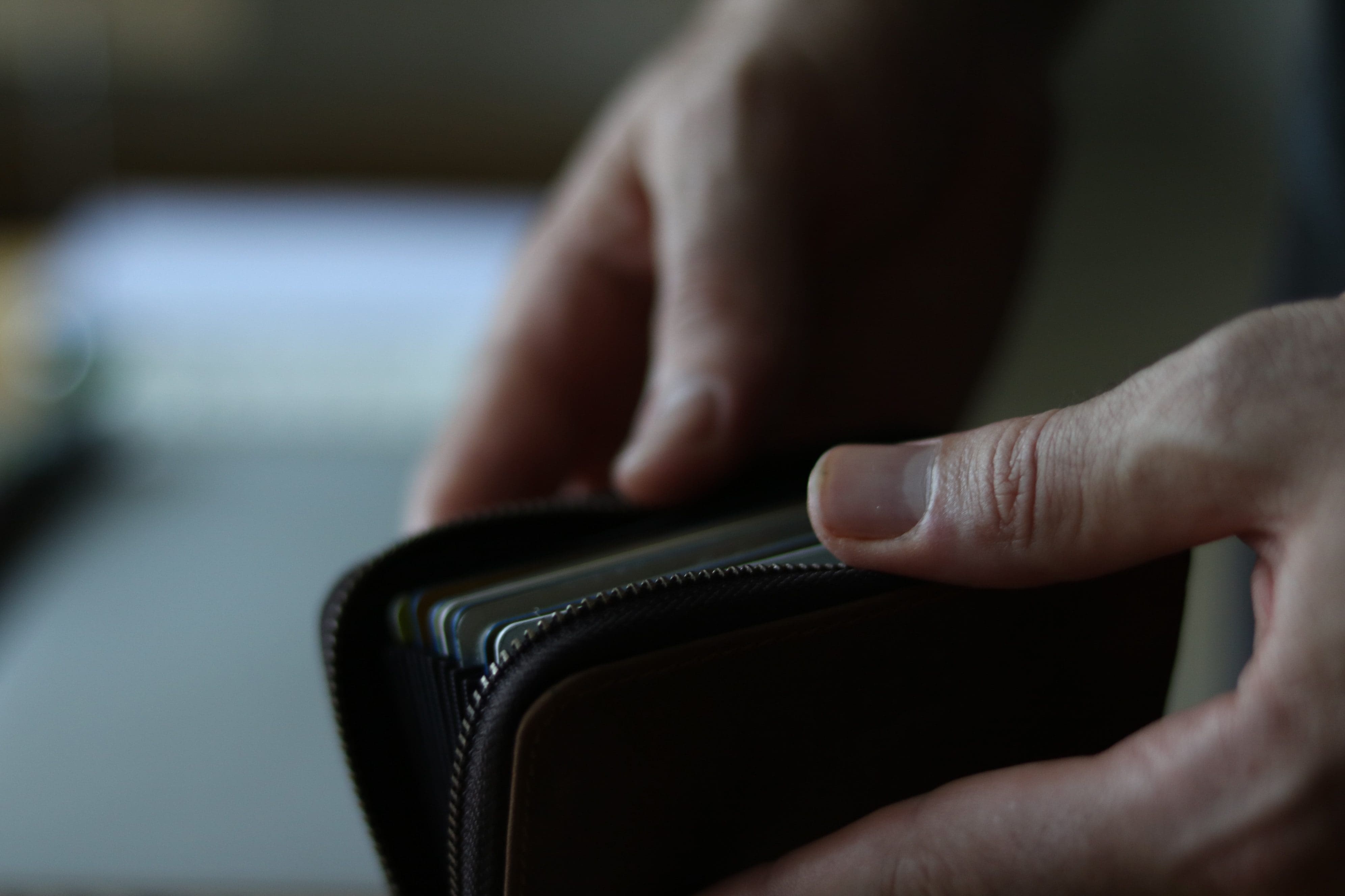 FTSE 100 CEO pay package up 12% in 2022