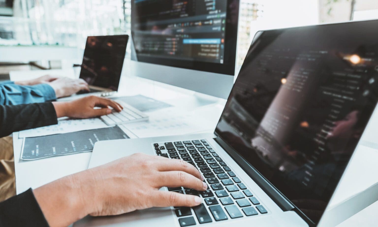Moore Kingston Smith advises CACI on Bitweave acquisition