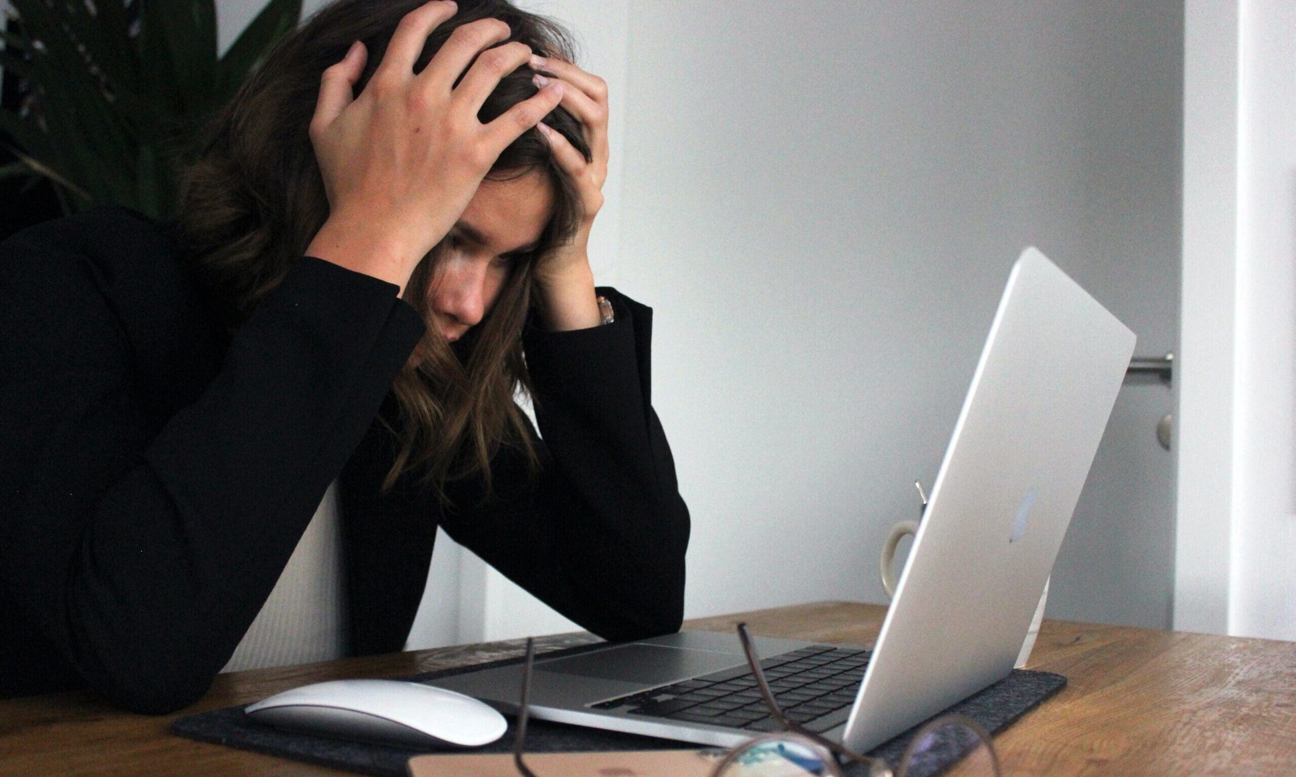 Stress and burnout affect most accountants, Caba research finds