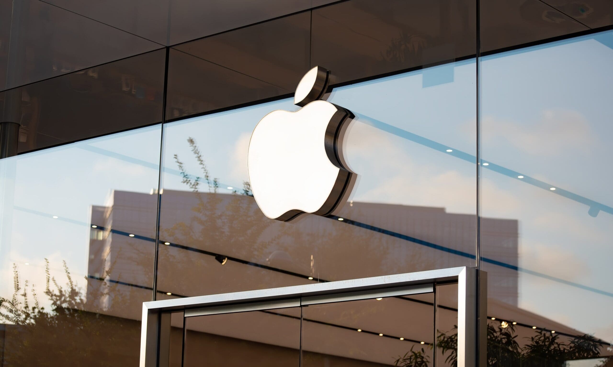 Apple loses latest round of €13bn Irish tax dispute