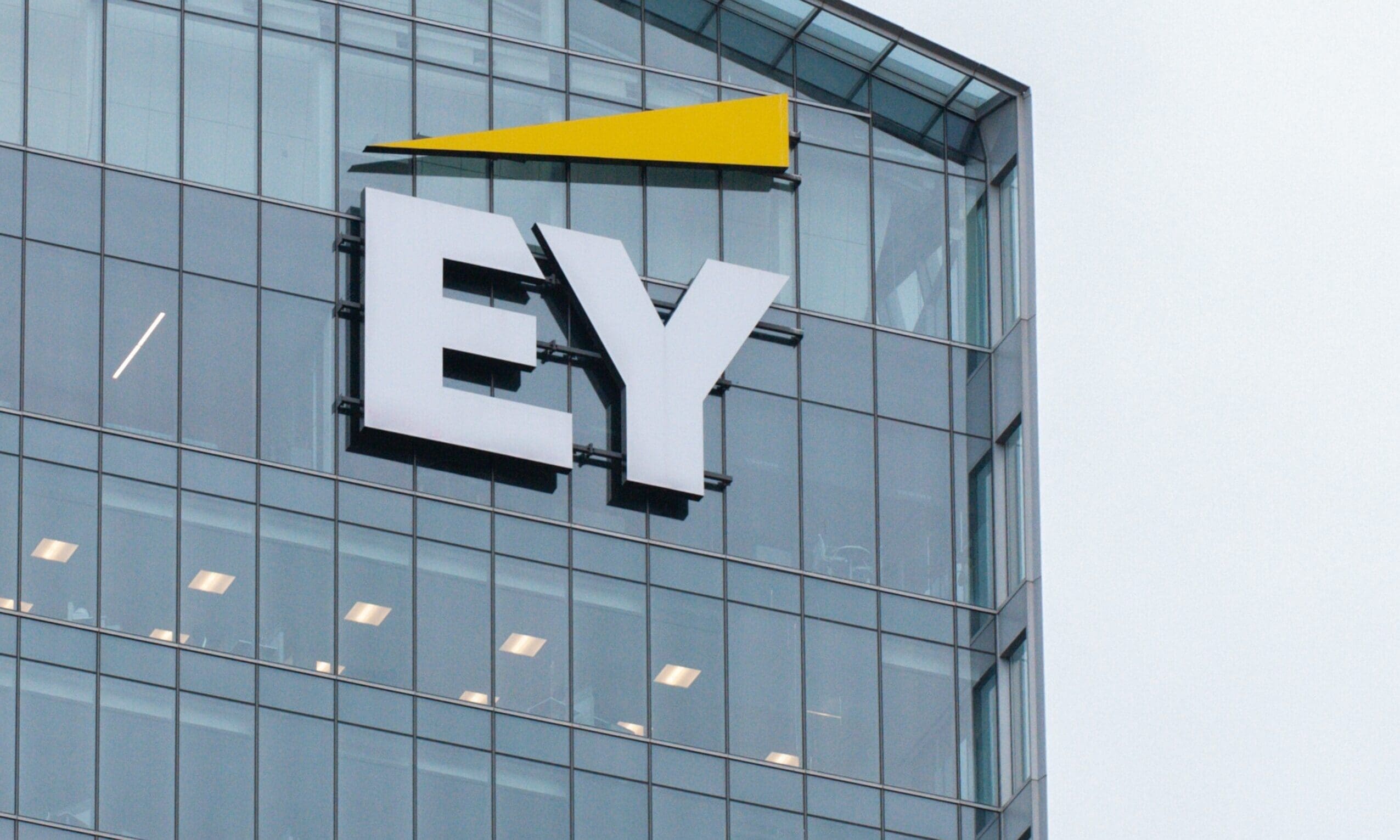 EY and Microsoft to invest $1bn in AI strategies for clients