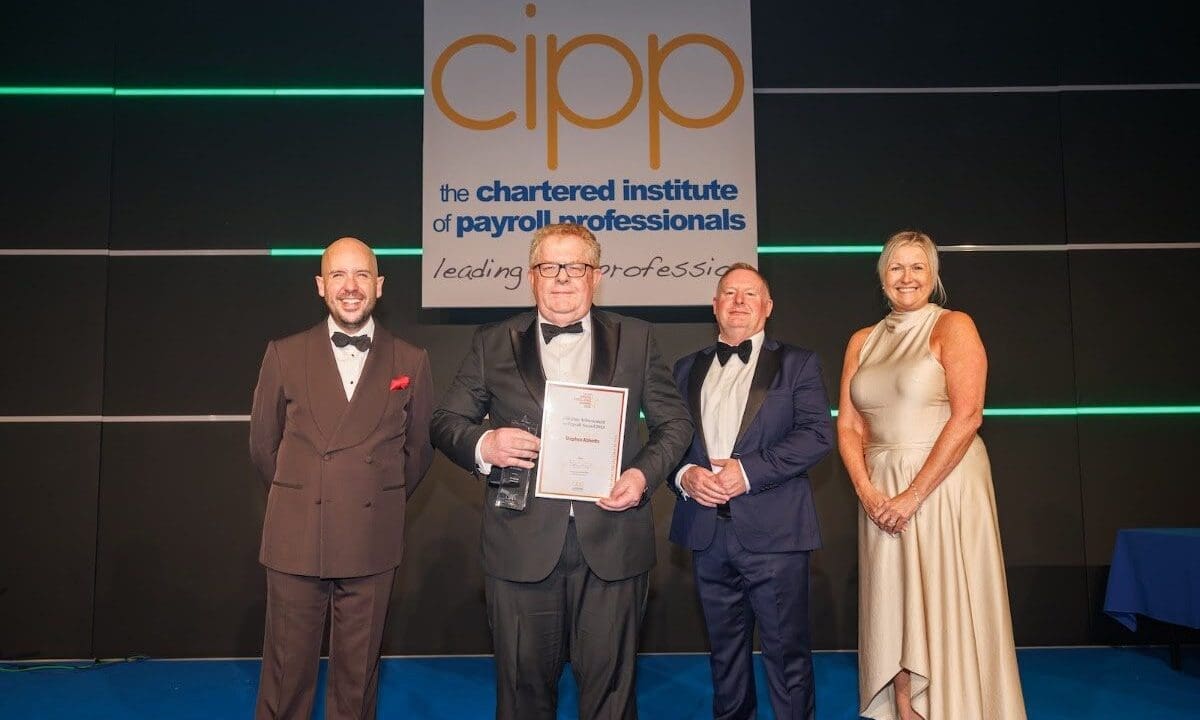 Azets director receives CIPP lifetime achievement honour